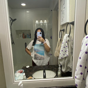 Meet your Posher, Elaria